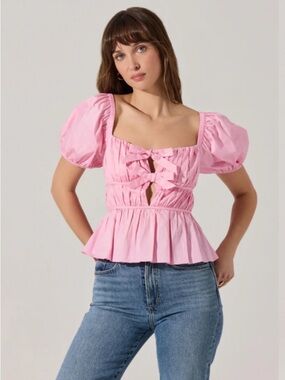 Astr the Label Bow Front Peplum Top